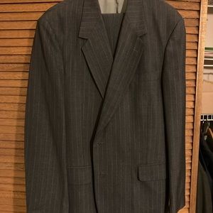 Mens Towncraft 2 piece pin striped black suit, 42l, pants 36x32